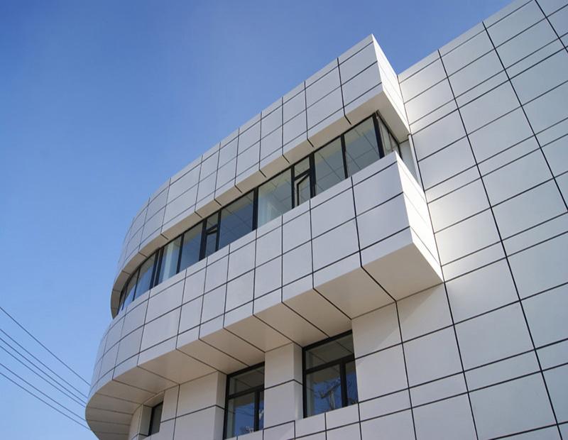 不易沾污，便于清潔保養